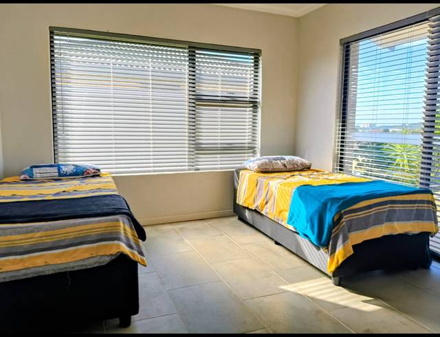 3 BEDROOM HOUSE FOR SALE IN ASTON BAY